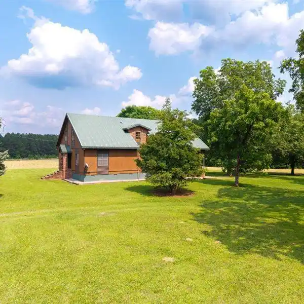 IDYLLIC LODGE WITH OVER 82 ACRES