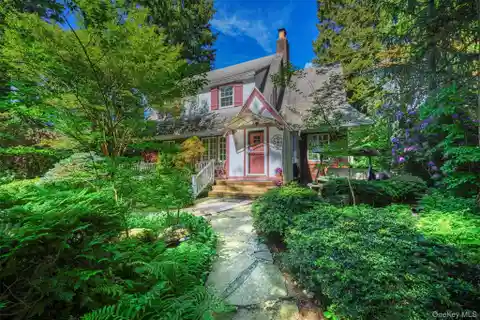 Unique Opportunity in Great Neck Estates