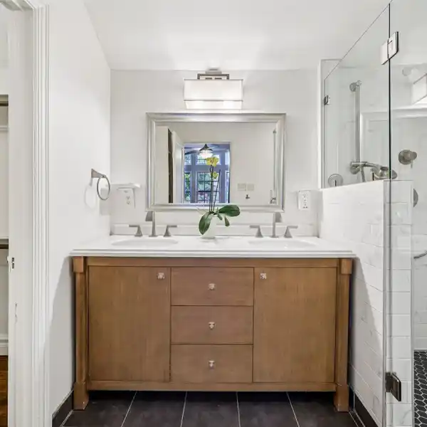 CREATE YOUR VISION IN SOUGHT-AFTER UNIVERSITY PARK