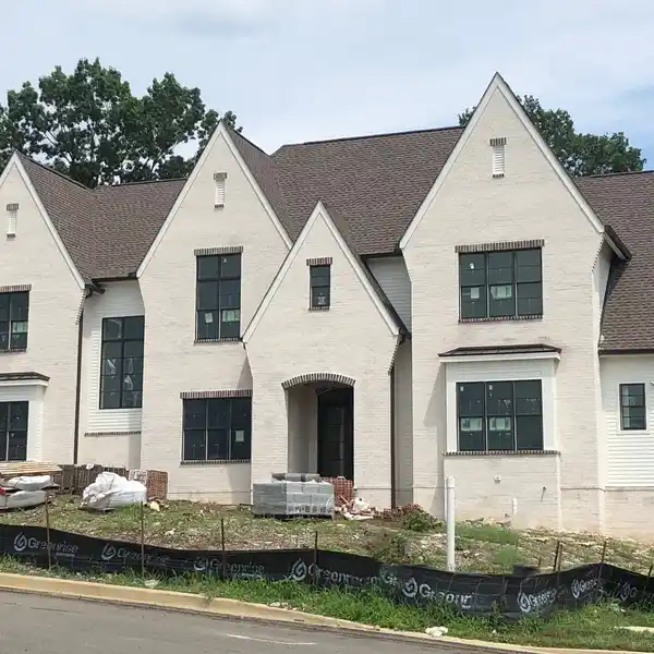 IMMACULATE NEW HOME IN THE RAINTREE COMMUNITY