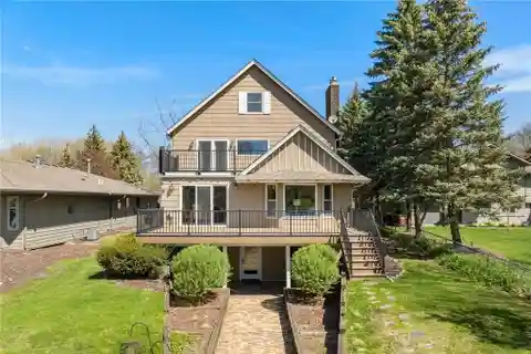 Extraordinary Five-Bedroom Home