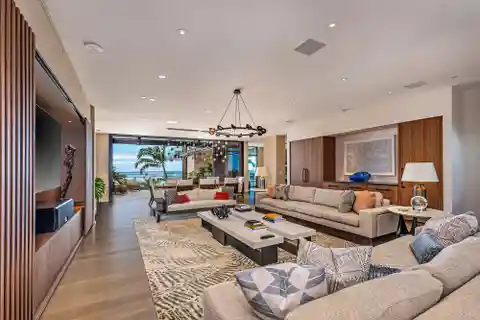 Penthouse-Sized Home at Park Lane Ala Moana