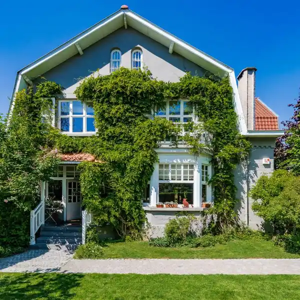 CHARMING VILLA IN A SERENE SETTING