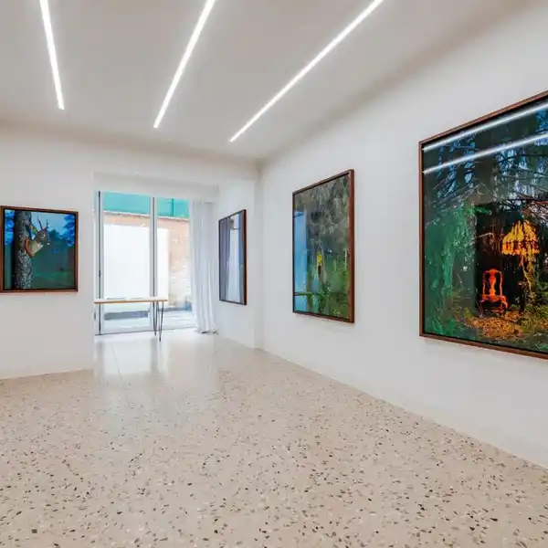 SUPERB ART-DECO STYLE FLAT