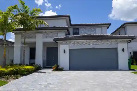 Luxurious Marbella Home with Resort Amenities