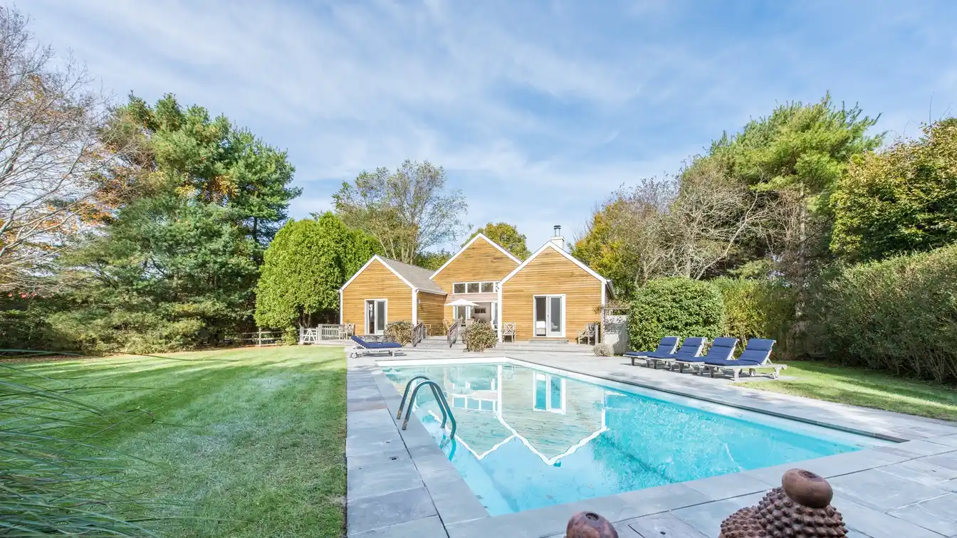Bridgehampton South Stylish Rental - Available Now