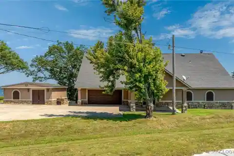 Open Concept Three Bedroom Home in Central Location