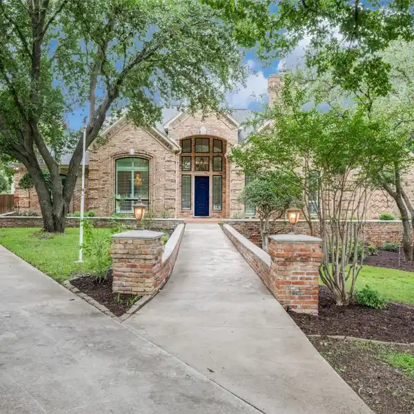 BEAUTIFULLY REMODELED SINGLE-STORY CUSTOM HOME
