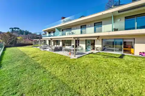 Four Bedroom Home with Amazing Views