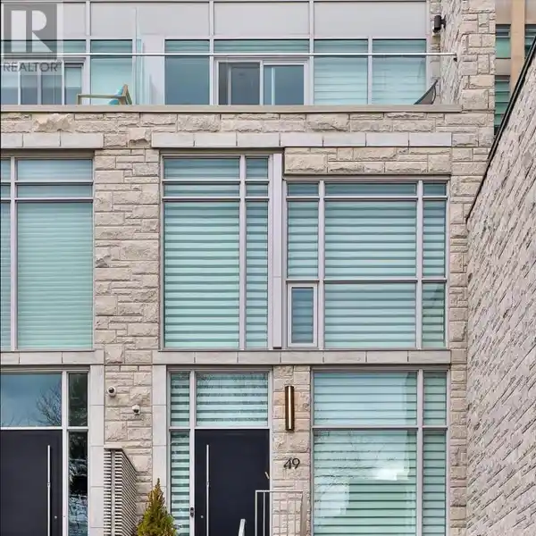 LUXURY LIVING IN THE HEART OF MIDTOWN