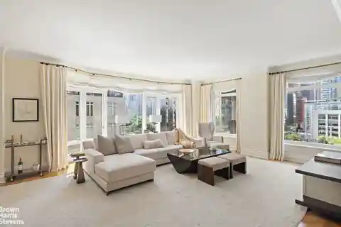 Luxury Living with World-Class Building Amenities