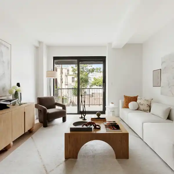 SOPHISTICATED NEW BROOKLYN CONDOMINIUM