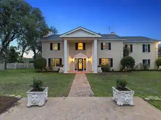 Luxury Living on 4 Private Acres