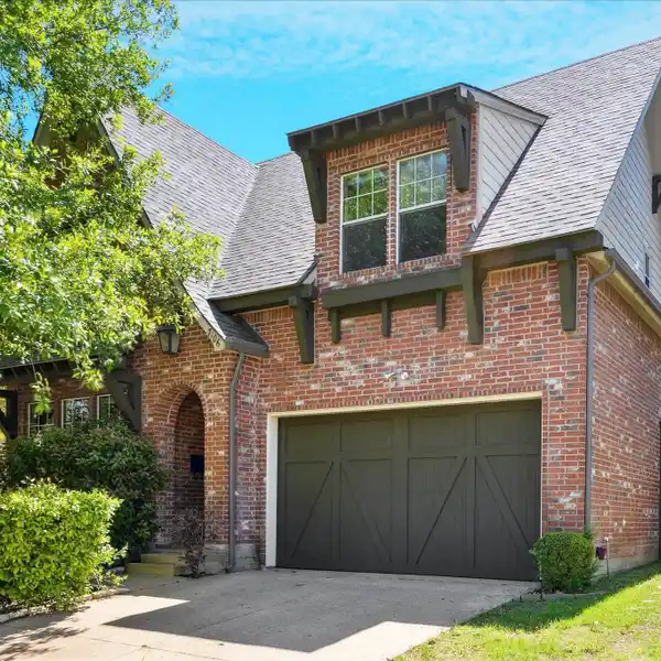 IDEALLY-SIZED LAKEWOOD TUDOR