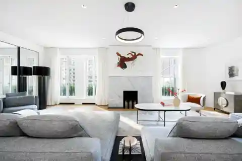 Spacious Triple Mind Home in a Grand Beaux-art Building