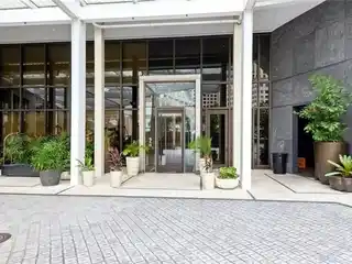 Luxurious Fully Furnished Custom 4 Seasons Condo