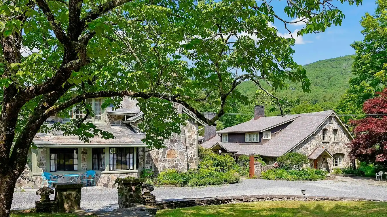 Iconic 1920s Estate with Artistic Legacy