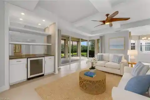 First Floor Coach Home in Prestigious Vineyards