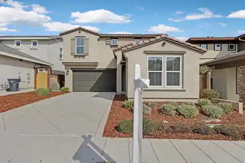 Beautiful Home in College Park Community