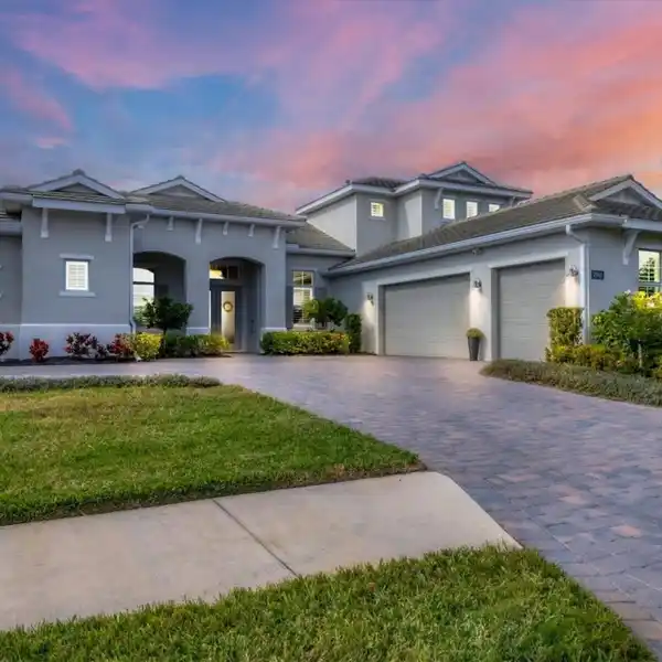 EXCEPTIONAL HOME IN THE ISLES AT LAKEWOOD RANCH