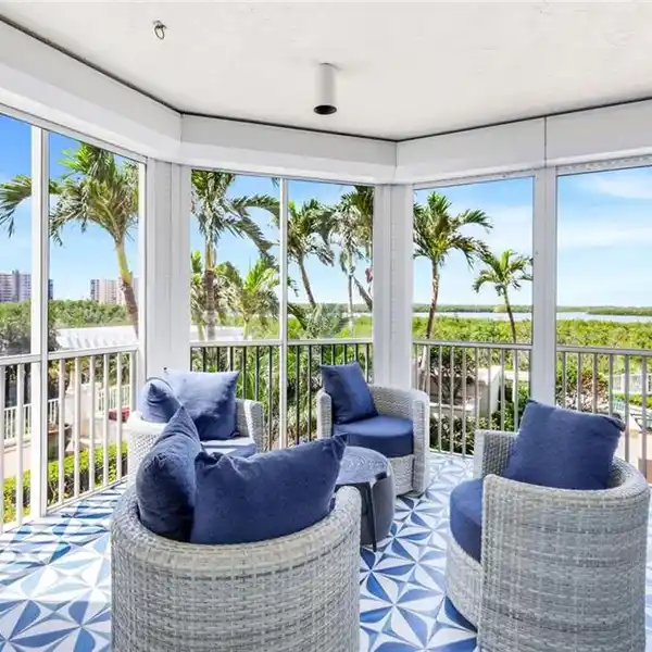 RESORT-STYLE LIVING IN THE PRESTIGIOUS GRANDE EXCELSIOR