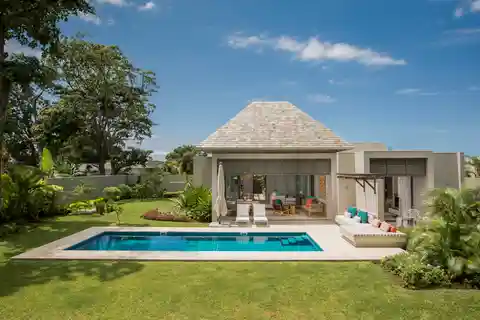 Golf Villa in Anahita
