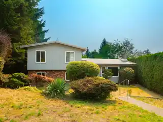 Charming Home in Desirable West Lynn