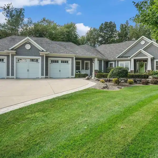 EXECUTIVE RANCH ON A BEAUTIFUL CORNER LOT