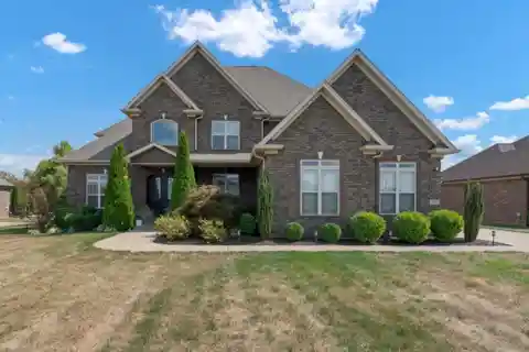 Exquisite Home in the Prestigious Summit Subdivision