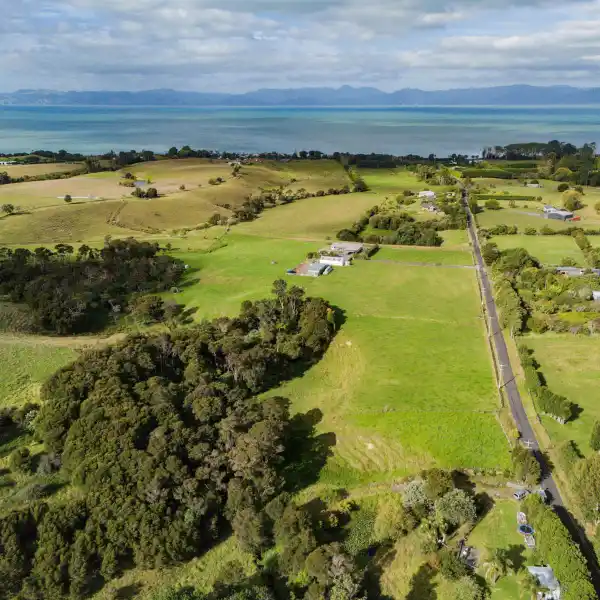 SERENE RURAL ESCAPE NEAR THE SEA