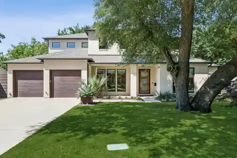 Spacious Home in the Heart of Old Lake Highlands