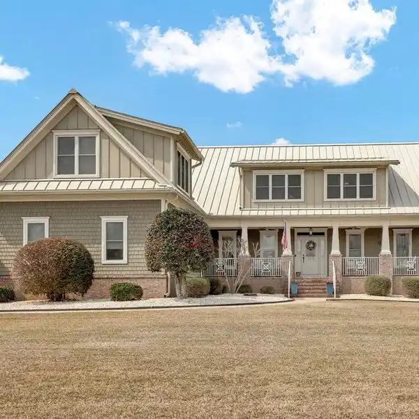 METICULOUSLY MAINTAINED SIX-BEDROOM HOME