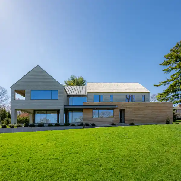 WORLD-CLASS NEWLY CONSTRUCTED MODERN MASTERPIECE