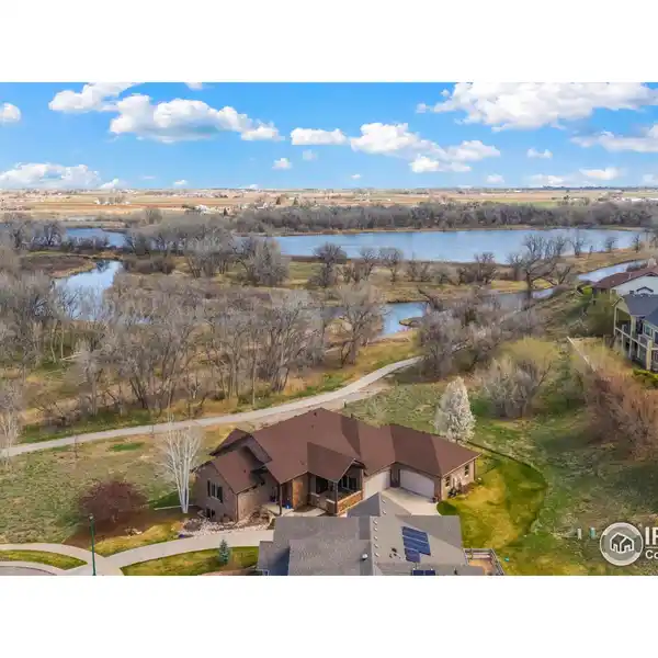 BEAUTIFUL CUSTOM BUILT RANCH HOME