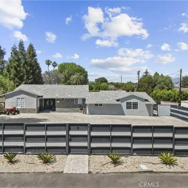 BEAUTIFULLY UPDATED HOME IN GRANADA HILLS