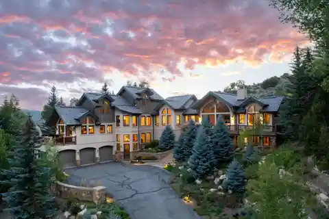 Exquisite Home in Singletree