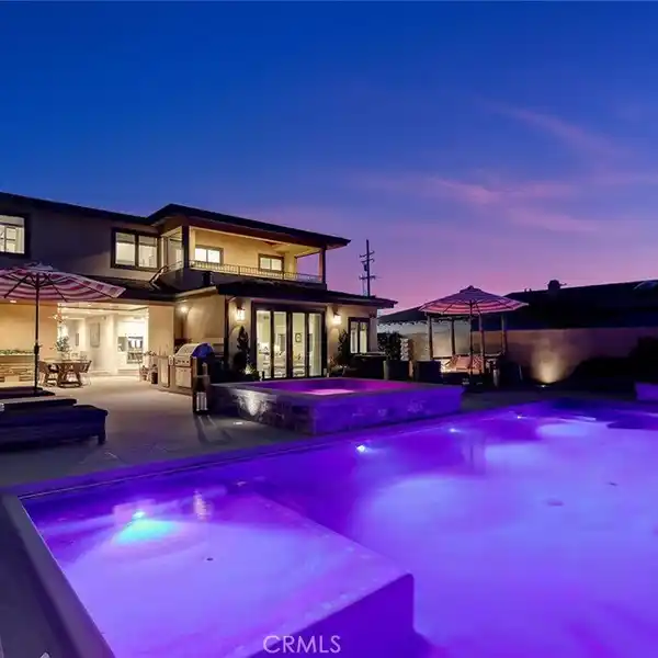 THOUGHTFULLY DESIGNED COASTAL CONTEMPORARY HOME