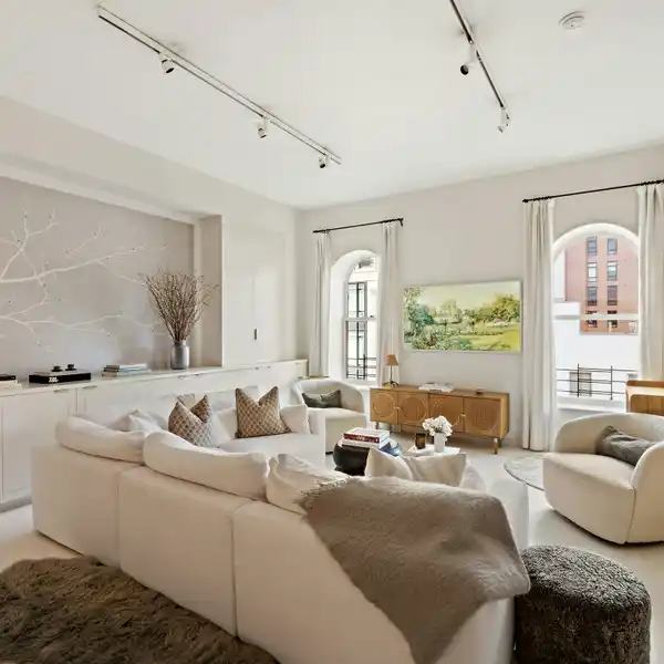 BRIGHT AND BEAUTIFUL HOME AT THE RIVER LOFTS BUILDING