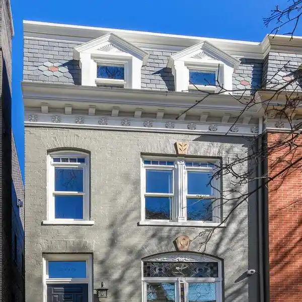 1890 CHARM WITH MODERN COMFORTS