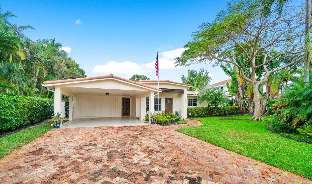 Exquisite Home in Lake Ida