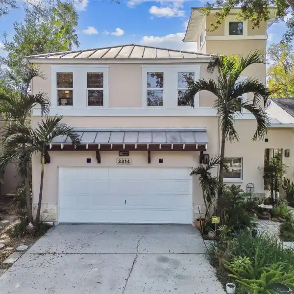 ONE-OF-A-KIND CUSTOM BUILT HOME IN THE HEART OF PALMA CEIA