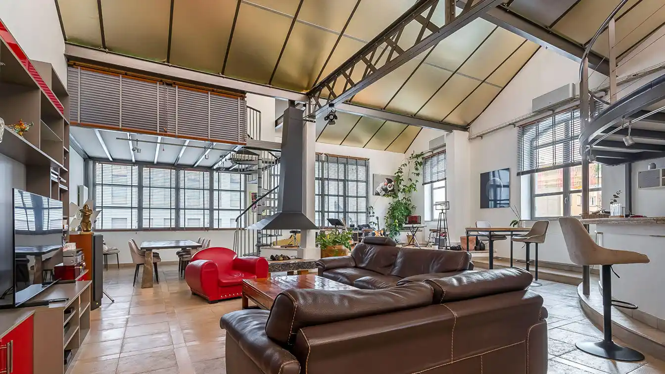 Exceptional Loft in a Sought-after Area