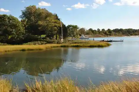 Waterfront Cottage with Incredible Views