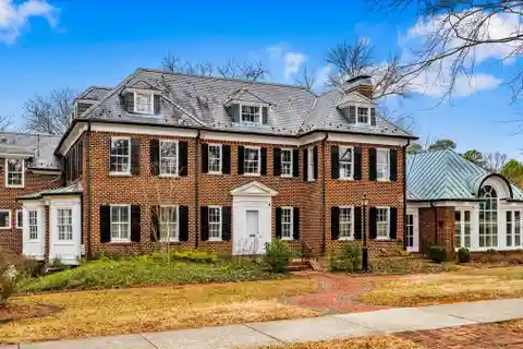 Historic Gem Nestled in the Heart of Old Irving Park