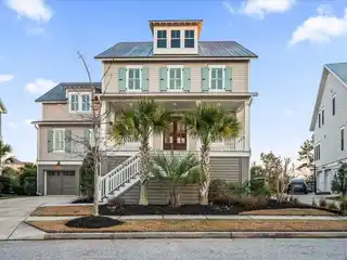 Elevated Six Bedroom Home in Daniel Island Edgefield Park