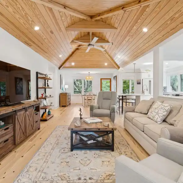 STUNNING AND BEAUTIFULLY RENOVATED BEACH COTTAGE