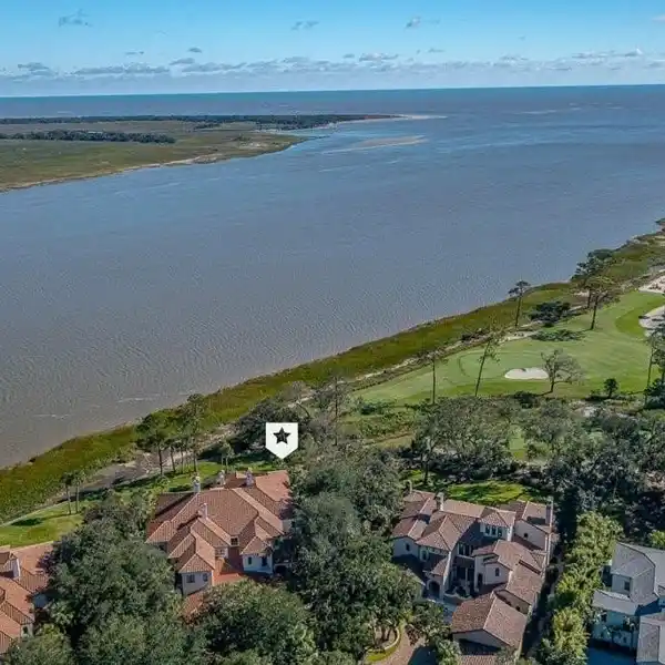 STUNNING RIVER COTTAGE