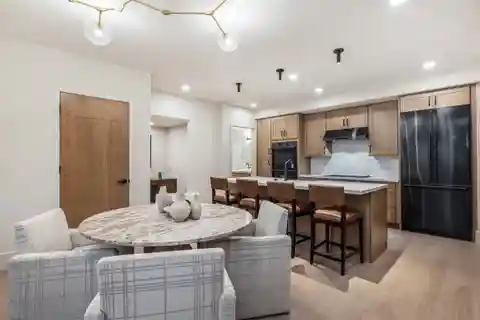 Wonderful Home at the Base of Mount Royal