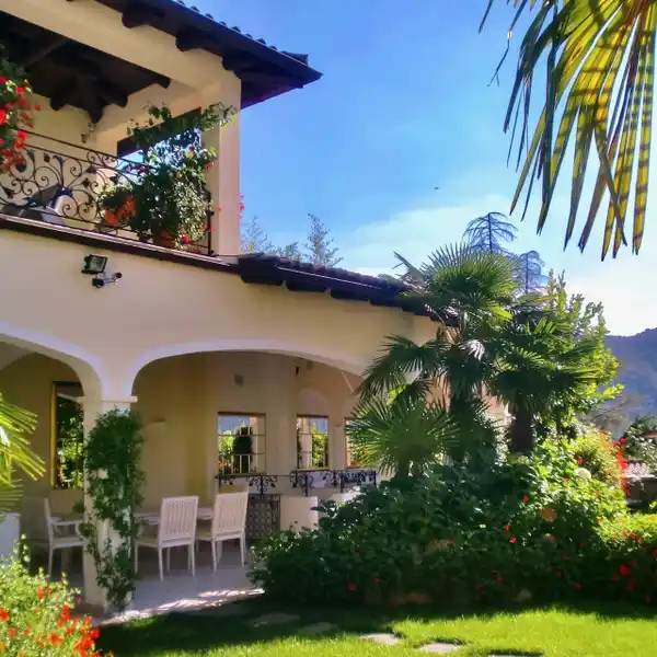 LUXURIOUS VILLA
