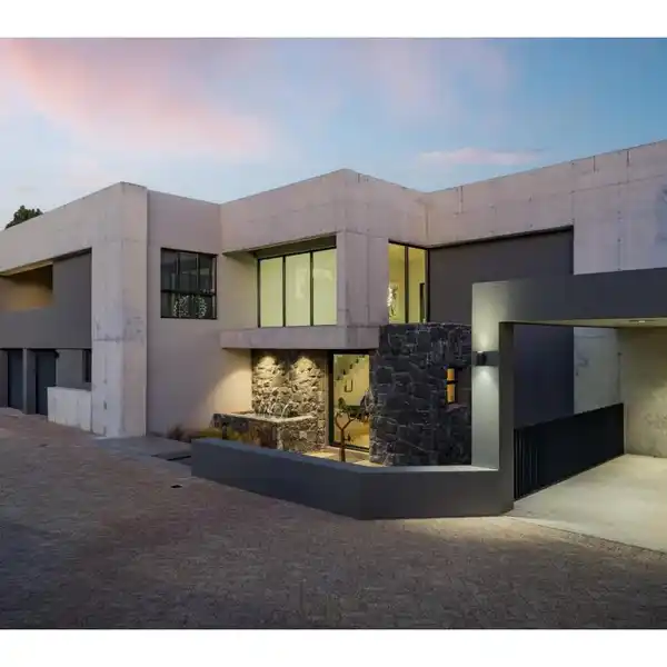 IMMACULATE NEW CONTEMPORARY HOME